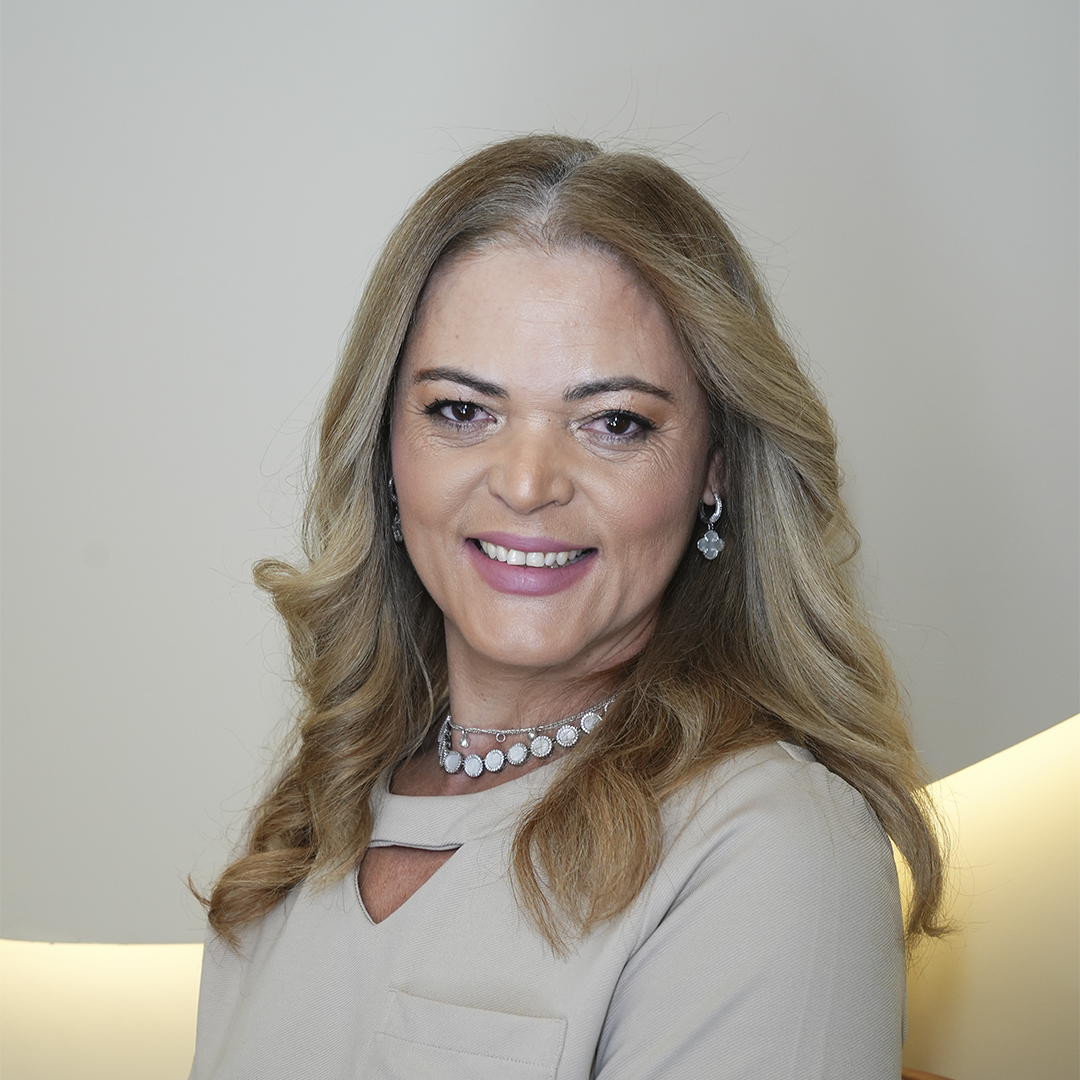 Cliente satisfeita com os serviços da Tropical Aura
